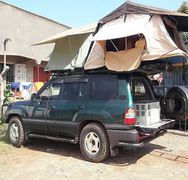 Land Cruiser with tent